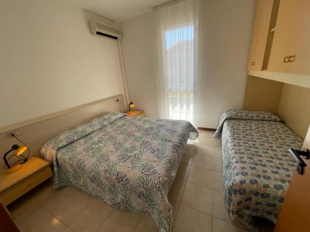 Apartament With Swimming Pool Lägenhet Caorle Exteriör bild